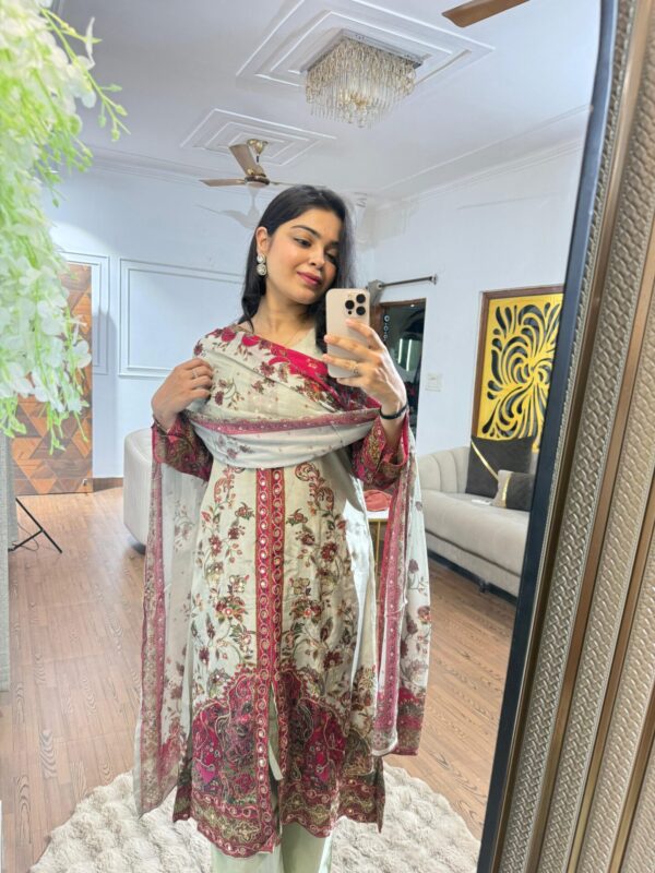 Noor embellished crepe suit - Image 2