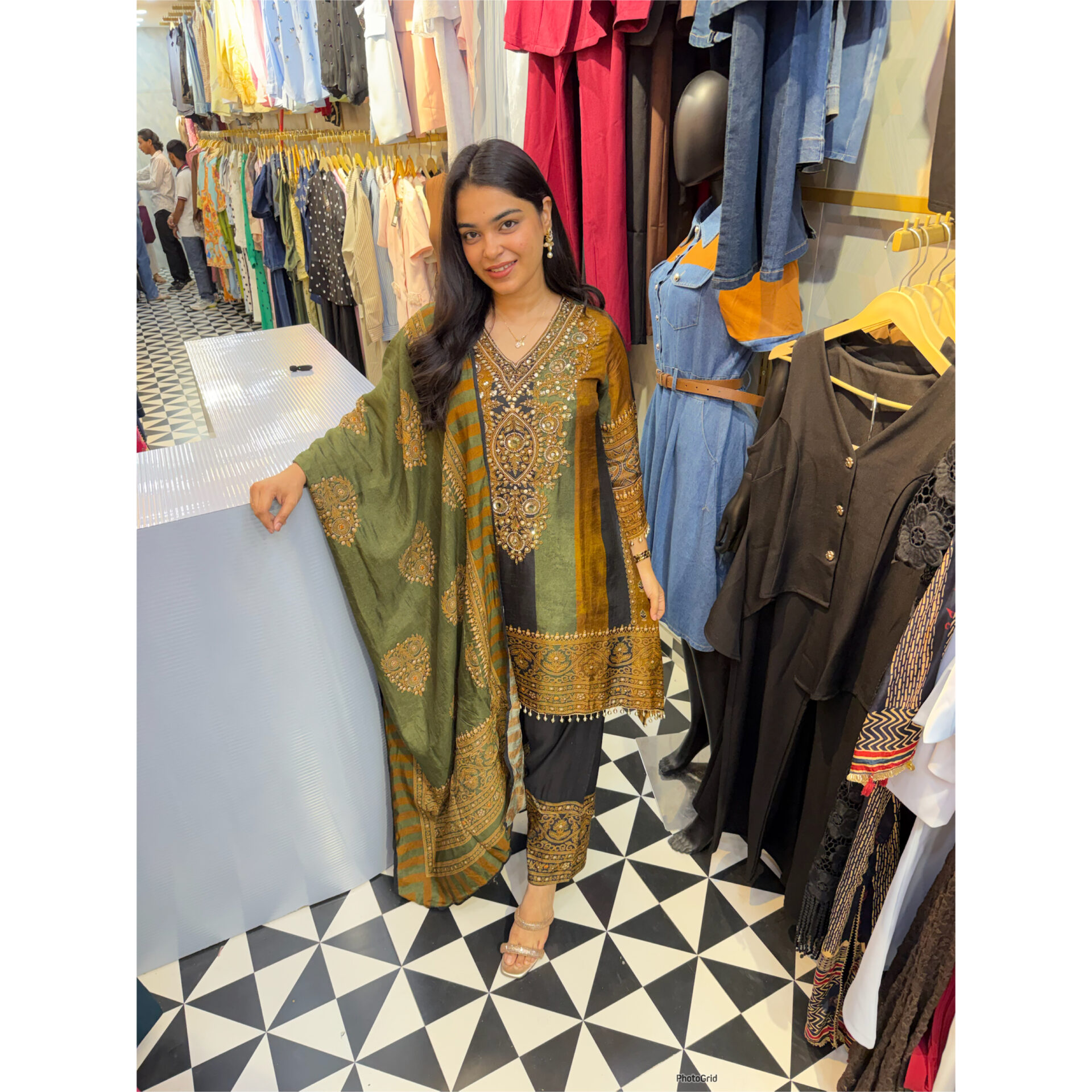 Meherani embellished farshi suit - Image 4